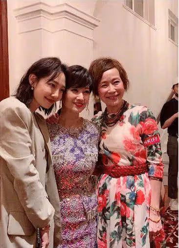 陳美琪葉童老成普通老人,趙雅芝還在扮嫩的路上,越走越遠