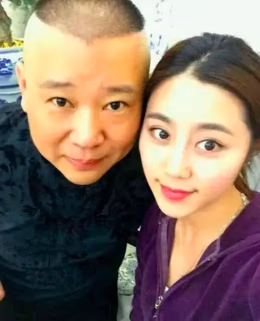 郭德綱春節被爆出大瓜,所有作品全被下架,與京劇花旦有私生女?