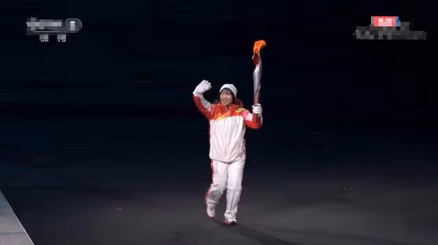 北京冬奧會盛大開幕!無一位明星參與,霍啟剛曬自家3娃觀看畫面