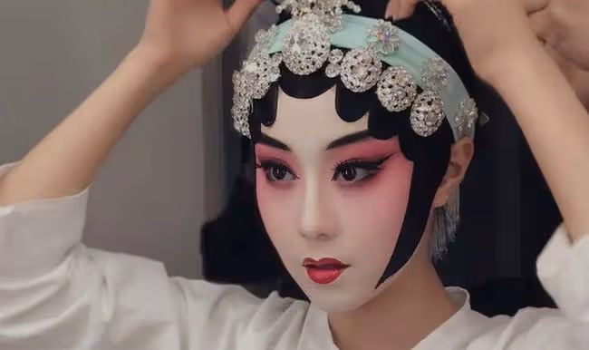 曝京劇花旦王夢婷產女,郭德綱疑成私生子父親,女方迅速私信回應