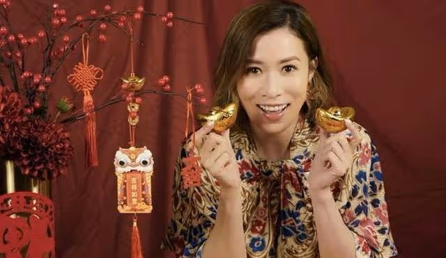 佘詩曼難得留港過新年,與好姐妹聚首一堂,文頌嫻成麻將桌上贏家