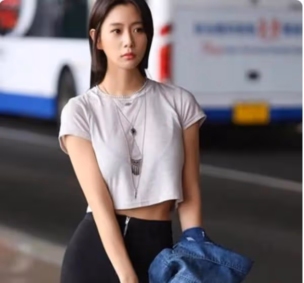 韓國演員李成敏,擁有高顏值和完美身材,網友:真讓人羨慕啊