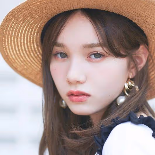 日本零零後混血女模:馬修彩AyaMarsh