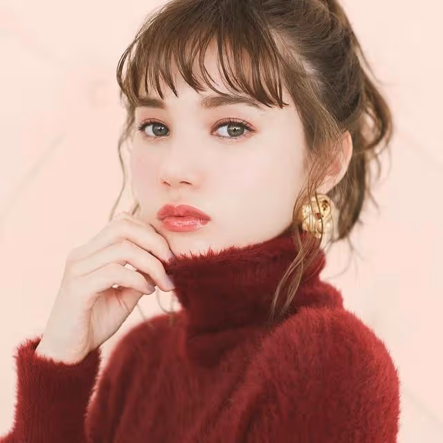 日本零零後混血女模:馬修彩AyaMarsh