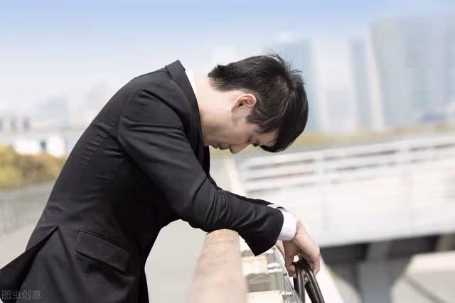 你的愛,讓我妻離子散,媽媽,能放過我嗎?