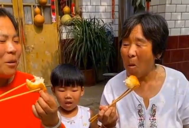 農村會姐:做4年主播,全款在縣城買了3套房,到底憑什麼吸金的