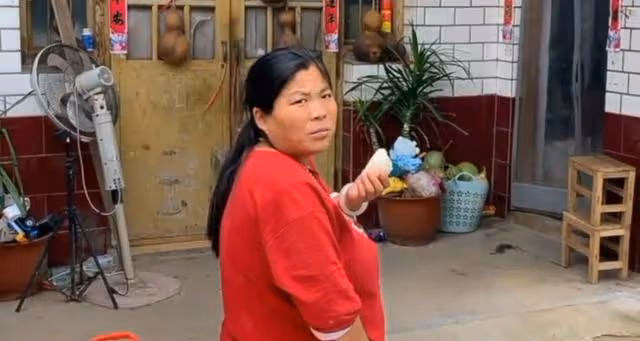 農村會姐:做4年主播,全款在縣城買了3套房,到底憑什麼吸金的