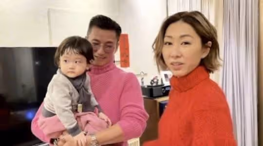 TVB小生兒子新年收胡說八道姐妹團紅包,區別對待胡定欣、李施嬅