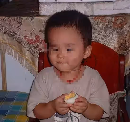 高高興興帶了禮物和老公回娘家拜年,結果在吃飯的時候我掀了桌子