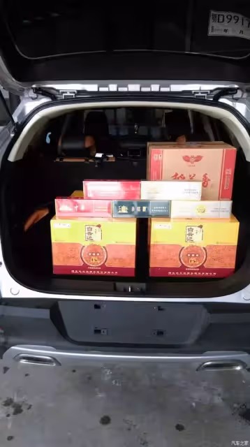 高高興興帶了禮物和老公回娘家拜年,結果在吃飯的時候我掀了桌子