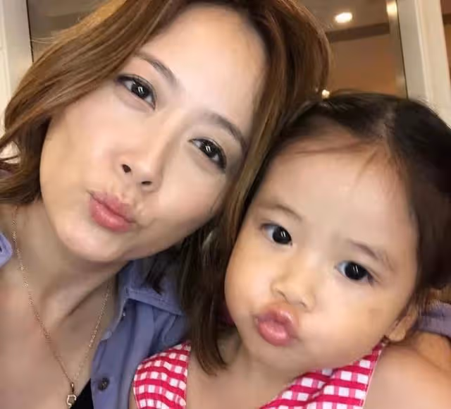 前TVB女星小24歲弟弟近況曝光,陽光帥氣像極王浩信吳尊混合體