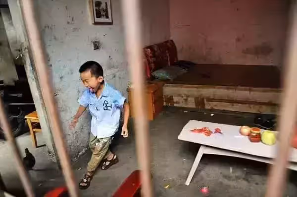91歲靠撿回收生活,卻用一生撫養了30多名孤兒,即便自己吃不飽,也絕不放棄他們:大愛無邊