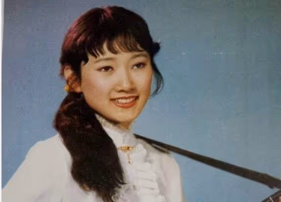 她是王剛的前妻,更是倪萍敬重的前輩,如今60歲氣質依舊不減當年!