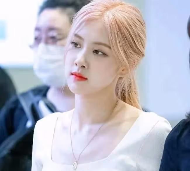 Lisa可能和YG續約嗎?