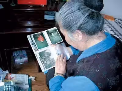 夫妻連生7女「遭鄰居嘲笑」10年後卻人人稱羨!女兒們搶著跟父母過年 老三砸千萬買別墅「全家一起過」