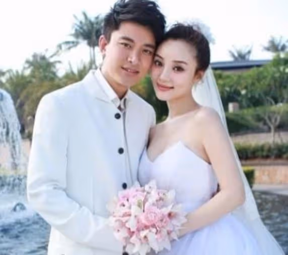 賈乃亮被曝戴大金表去酒吧!現場明星網紅扎堆,李小璐也在當地