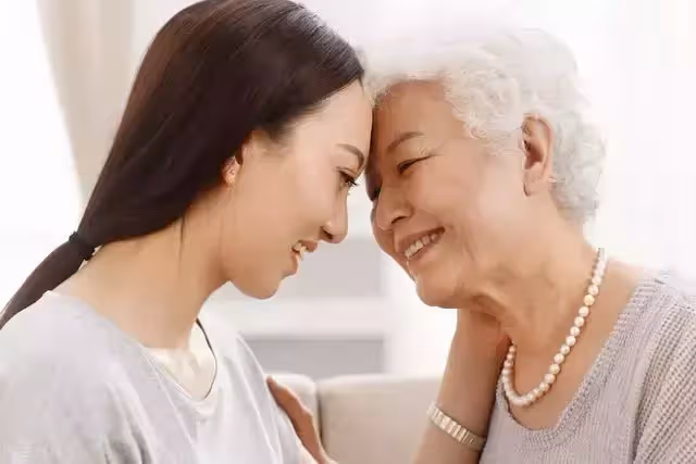 「你回家吧,我們不連累你」:女兒伺候一個月,老兩口下了逐客令