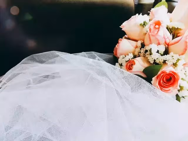 怎麼連婚宴的錢也要我給；兩個月的工資而已，誰讓你是妹妹
