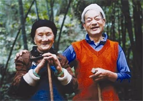 現實版「神鵰俠侶」,20歲小伙愛上30歲「姑姑」,隱居深山50年