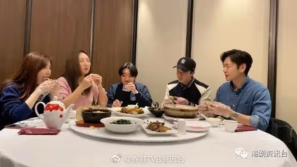 高海寧變身吃貨女王 王浩信拆蟹甩轆班救兵