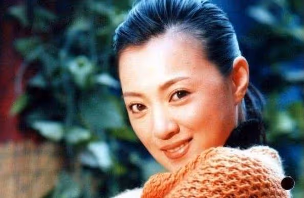 金玉婷:5次登上春晚,被緋聞毀於一旦,曾因抑鬱症住過精神病院