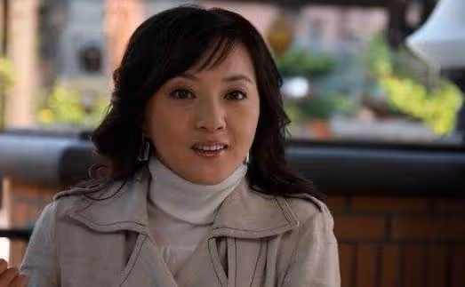金玉婷：5次登上春晚，被緋聞毀於一旦，曾因抑鬱症住過精神病院
