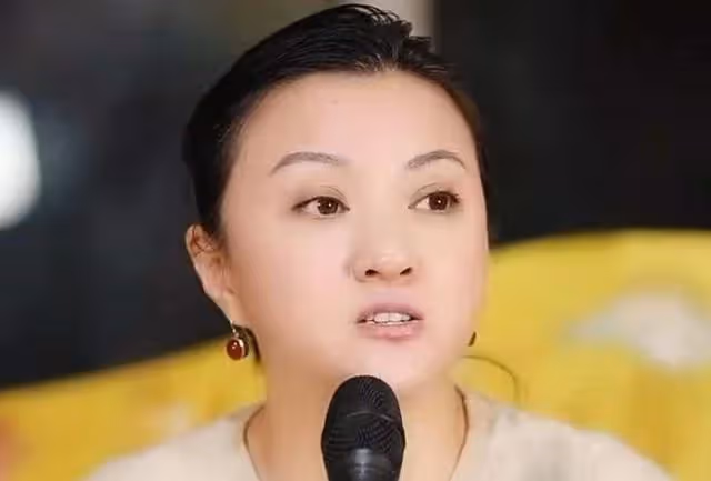 金玉婷:5次登上春晚,被緋聞毀於一旦,曾因抑鬱症住過精神病院