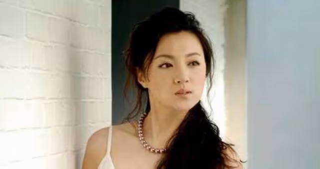 金玉婷:5次登上春晚,被緋聞毀於一旦,曾因抑鬱症住過精神病院