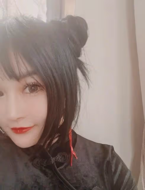 拳王老婆咋變這樣了?既非主流又卡哇伊,被網友調侃:農業重金屬