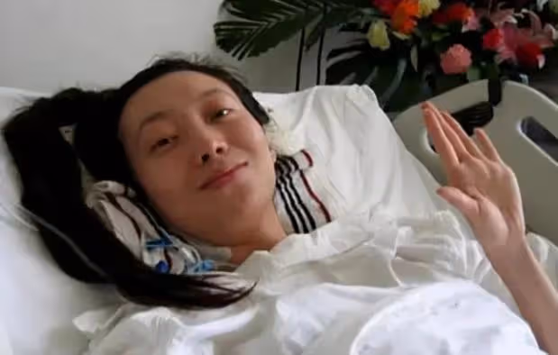 因一秒之差摔成高位截癱,讓張藝謀愧疚一生的劉岩,後來怎麼樣了