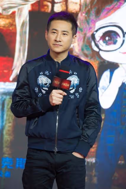 他曾紅極一時，如今淪為服務員，10年前就被金星說中，啥原因？