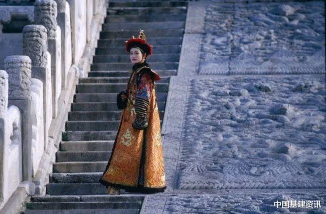 70歲的尊龍,風華不再!至今最遺憾的仍是未能出演《霸王別姬》和錯過陳沖