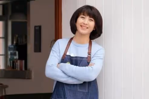 20歲結婚21歲生子,離婚嫁富豪,45歲意外懷孕,今4歲女兒罕露面