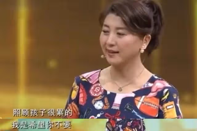 20歲結婚21歲生子，離婚嫁富豪，45歲意外懷孕，今4歲女兒罕露面