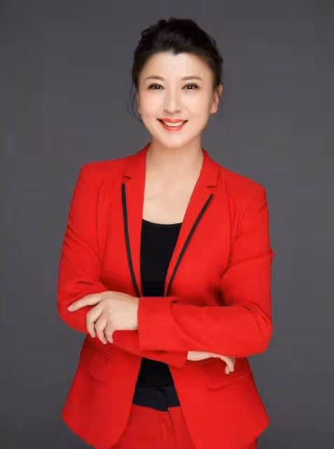 20歲結婚21歲生子，離婚嫁富豪，45歲意外懷孕，今4歲女兒罕露面