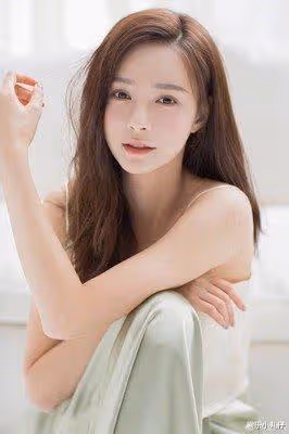 沈夢辰近況曝光,曬年夜飯笑容滿面,與杜海濤和杜海濤媽媽同框