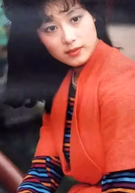 1986年老掛曆,13位女明星,其中一位可惜了