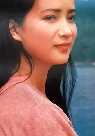 1986年老掛曆,13位女明星,其中一位可惜了