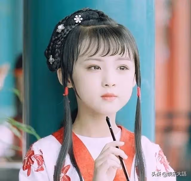 大齡演員別再裝嫩了!讓這8位小演員告訴你,娛樂圈根本不缺少女