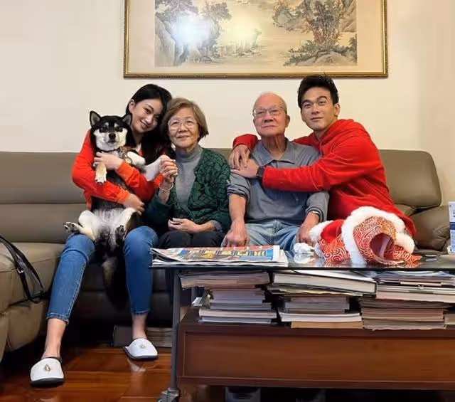 愜意!香港知名女星邀友人做客豪宅,空間寬敞可供滿屋動物到處飛