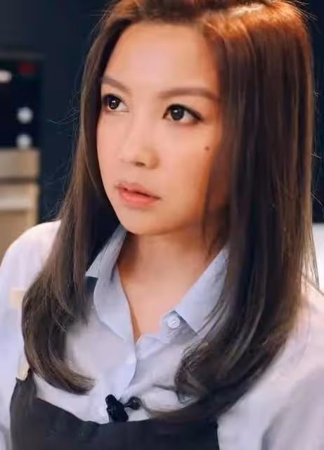公開暢談感情經歷!香港女星大曝前任是渣男,但仍對其念念不忘