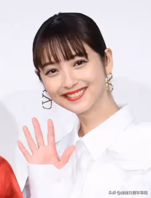 丈夫復出,作為妻子的她表示要守護