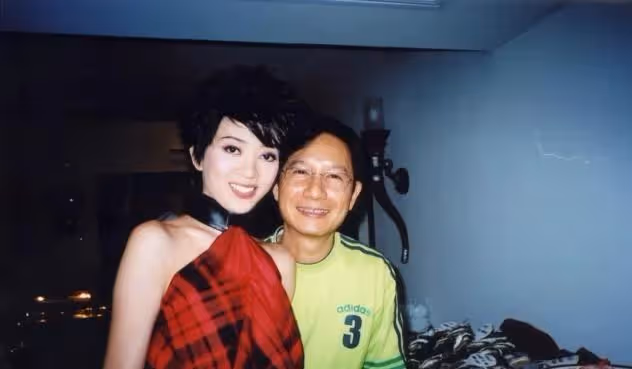 梅母每月20萬不夠花要賣女兒內衣,年老生病無人管,一切皆有因果