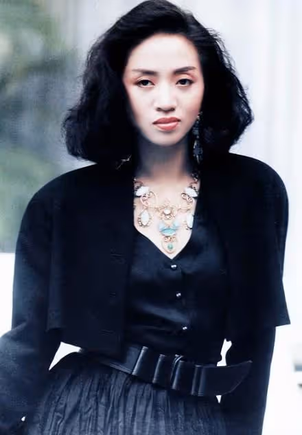 梅母每月20萬不夠花要賣女兒內衣,年老生病無人管,一切皆有因果
