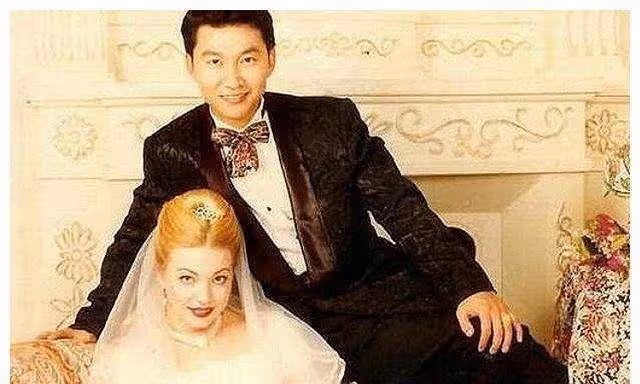 趙燕國彰的演藝人生:憑藉「豪哥」一角走紅,娶西方美女為妻
