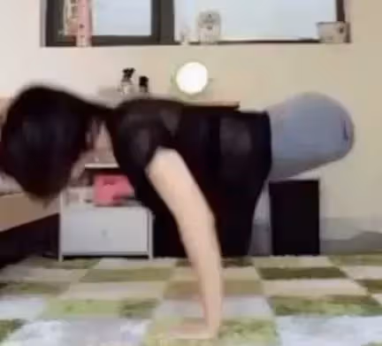 我們不要這孩子！網美「3歲失去雙腿」父母落跑　克服障礙「靠運動勇奪金牌」畫面感動眾人：妳很堅強