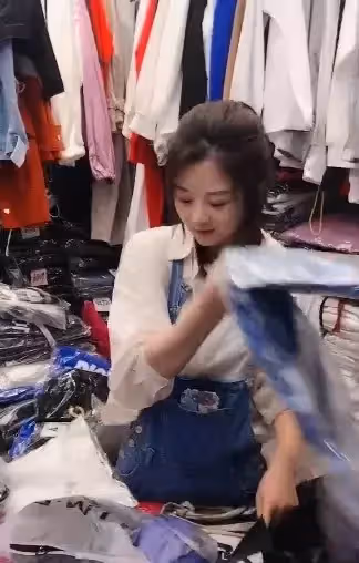 我們不要這孩子！網美「3歲失去雙腿」父母落跑　克服障礙「靠運動勇奪金牌」畫面感動眾人：妳很堅強