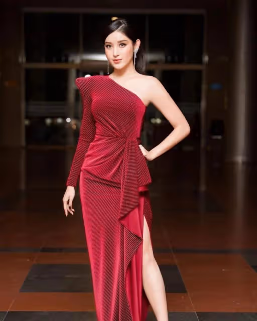 爆紅「第一越南美女」，網友稱：熱巴、柳岩的胸的結合體啊
