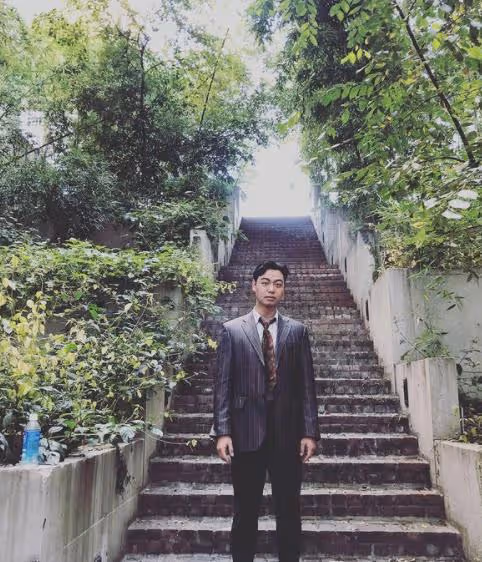 《殭屍校園》梁大修瘦的時候樣子超Man!走紅後仍在兼職送快遞