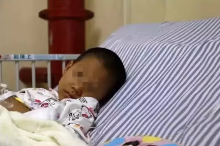 7歲童和1歲弟同患重病,自願捨命救弟離世前寫下5個心願,惹網淚:你是上天派來的天使